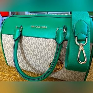 Michael Kors Green& Beige bag